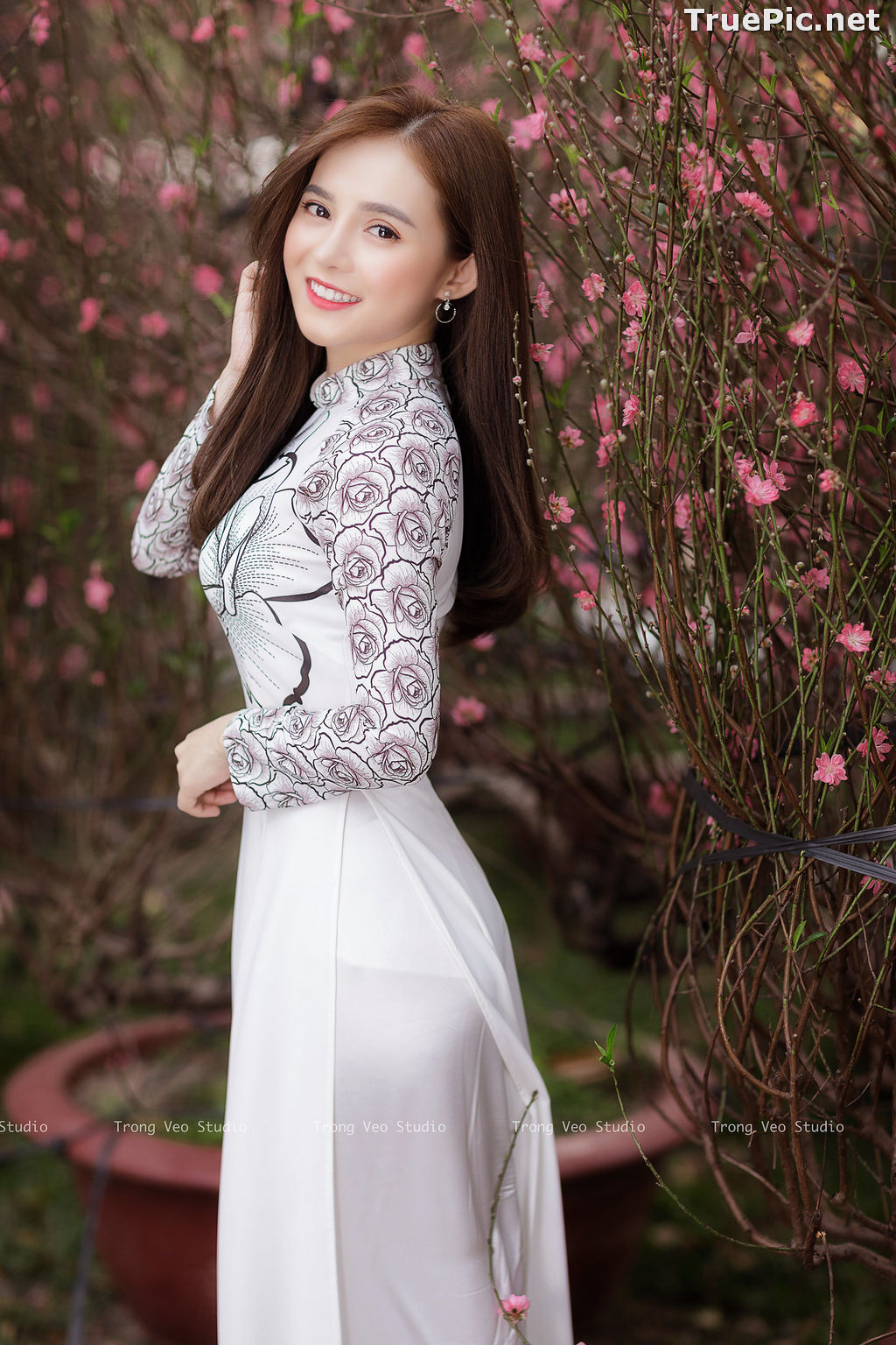 Image The Beauty of Vietnamese Girls with Traditional Dress (Ao Dai) #4 - TruePic.net - Picture-66
