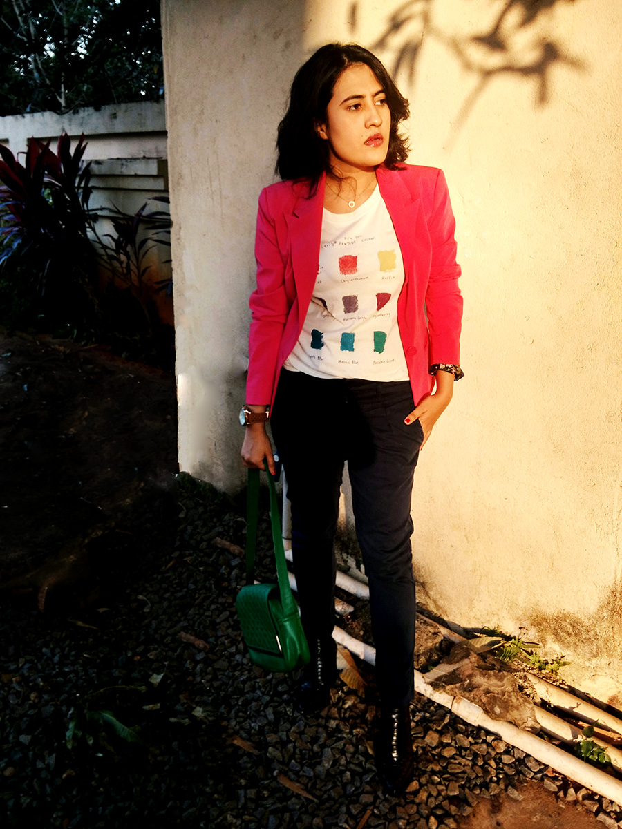 PINK BLAZER AND GRAPHIC TEE |STYLE AND ILLUSTRATION BLOG BY DHEERA JOSHI Levi's graphic tee,Zara blue Trouser, Mango shoes,Only pink blazer