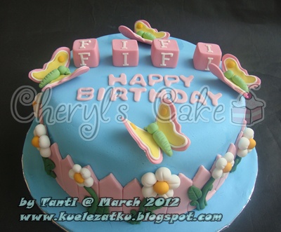 kue-ulang-tahun-anak-cupcake-birthday-cake-march-2012
