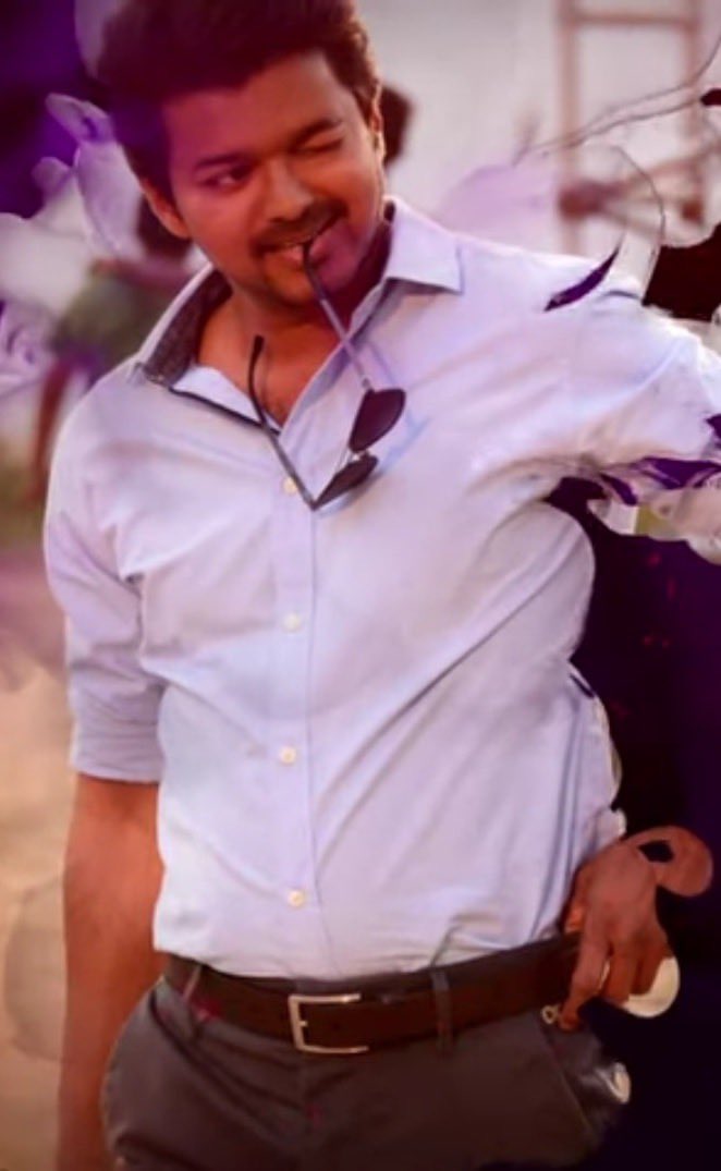 Ilayathalapathy Vijay Mallu beauty Malavika mohanan stills from Master movie