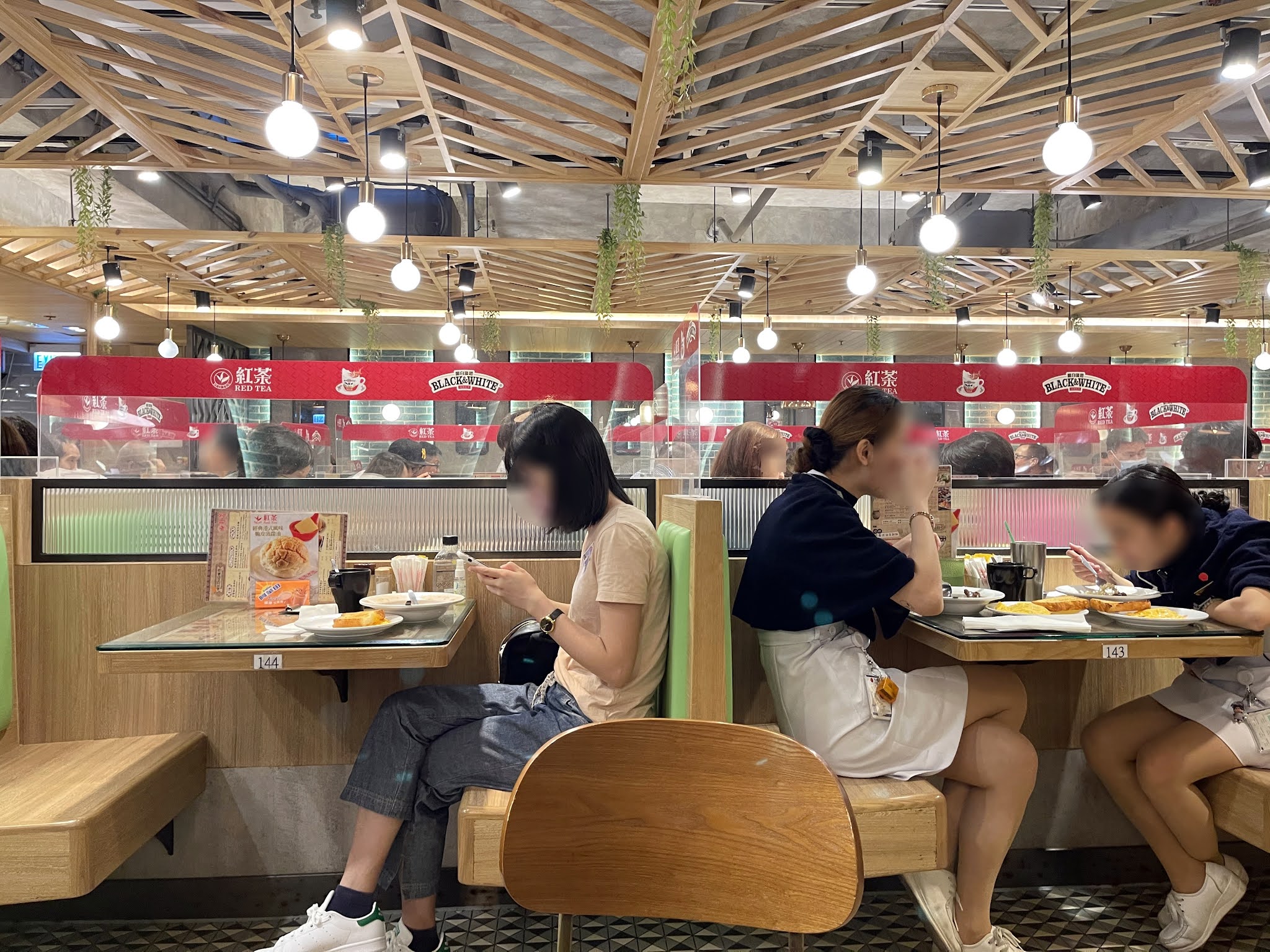 Red Tea Cafe Mongkok 紅茶冰室 (Hong Kong, CHINA) ★★★☆☆ A traveling foodie