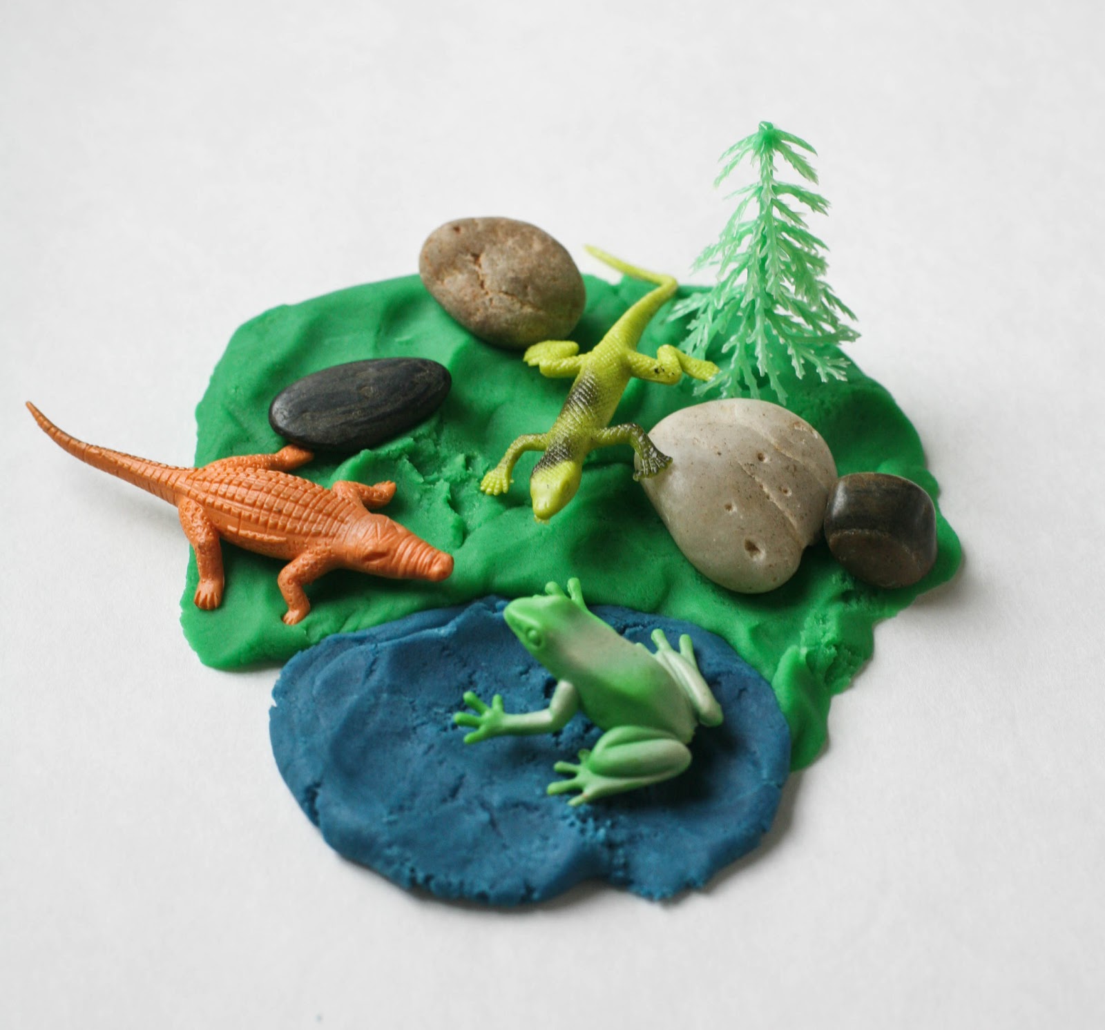 Love Bubs Scented Play Dough Swamp Creatures Play Dough Kit