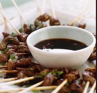 Yakitori - espetinhos de frango com tarê