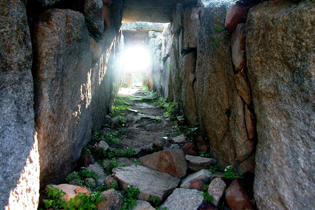 Каменные гробницы Сардинии