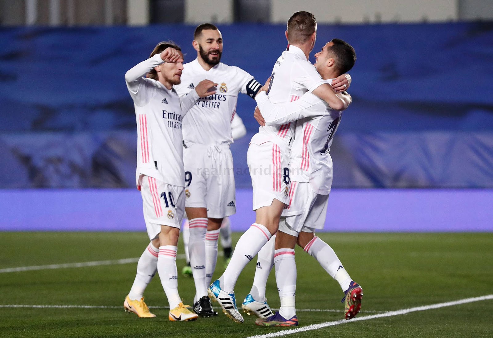 موعد مباراة ريال مدريد وأوساسونا السبت 01-05-2021 الدوري الاسباني موعد مباراة ريال مدريد وأوساسونا السبت 01-05-2021 الدوري الاسباني