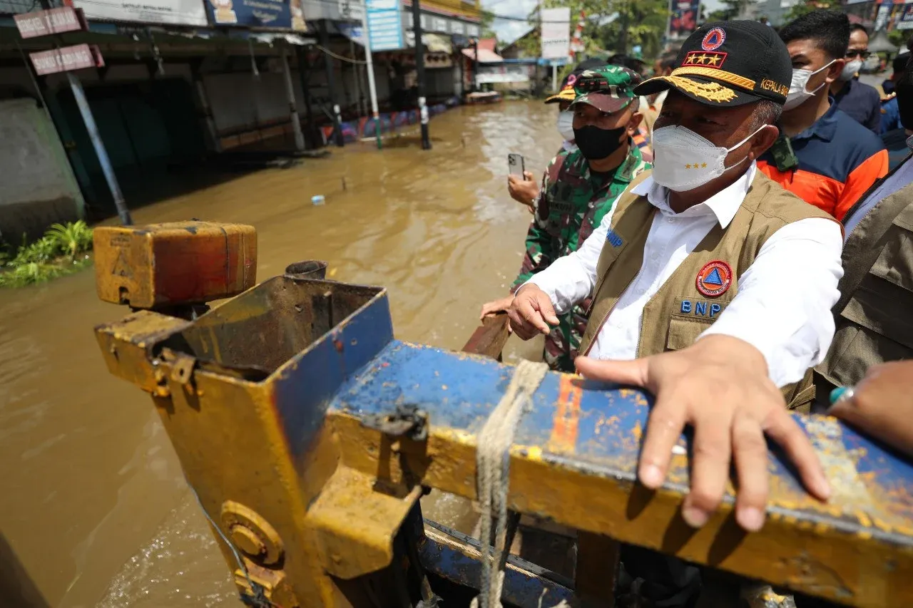 Jokowi Klaim Laju Deforestasi Turun Signifikan, Gubernur Kalbar: Ini Banjir di Sintang Gegara Deforestasi
