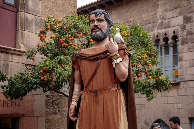 Шествие Гигантов в Испанской деревне, Барселона (Diada Gegants Poble Espanyol Barcelona)