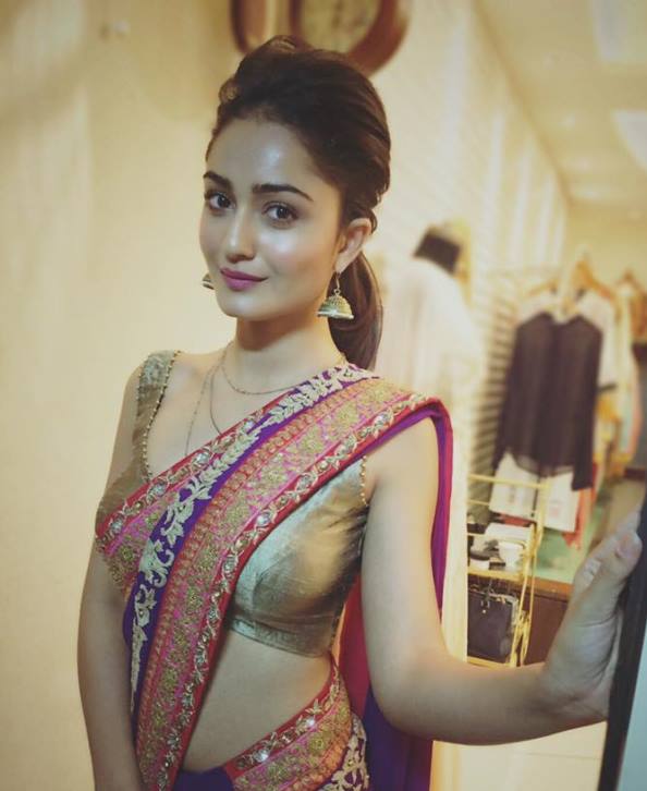 Star plus serial actress navel photos of death Star plus serial actress navel photos of death