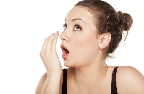 5 Tips Ampuh Cegah Bau Mulut Selama Berpuasa