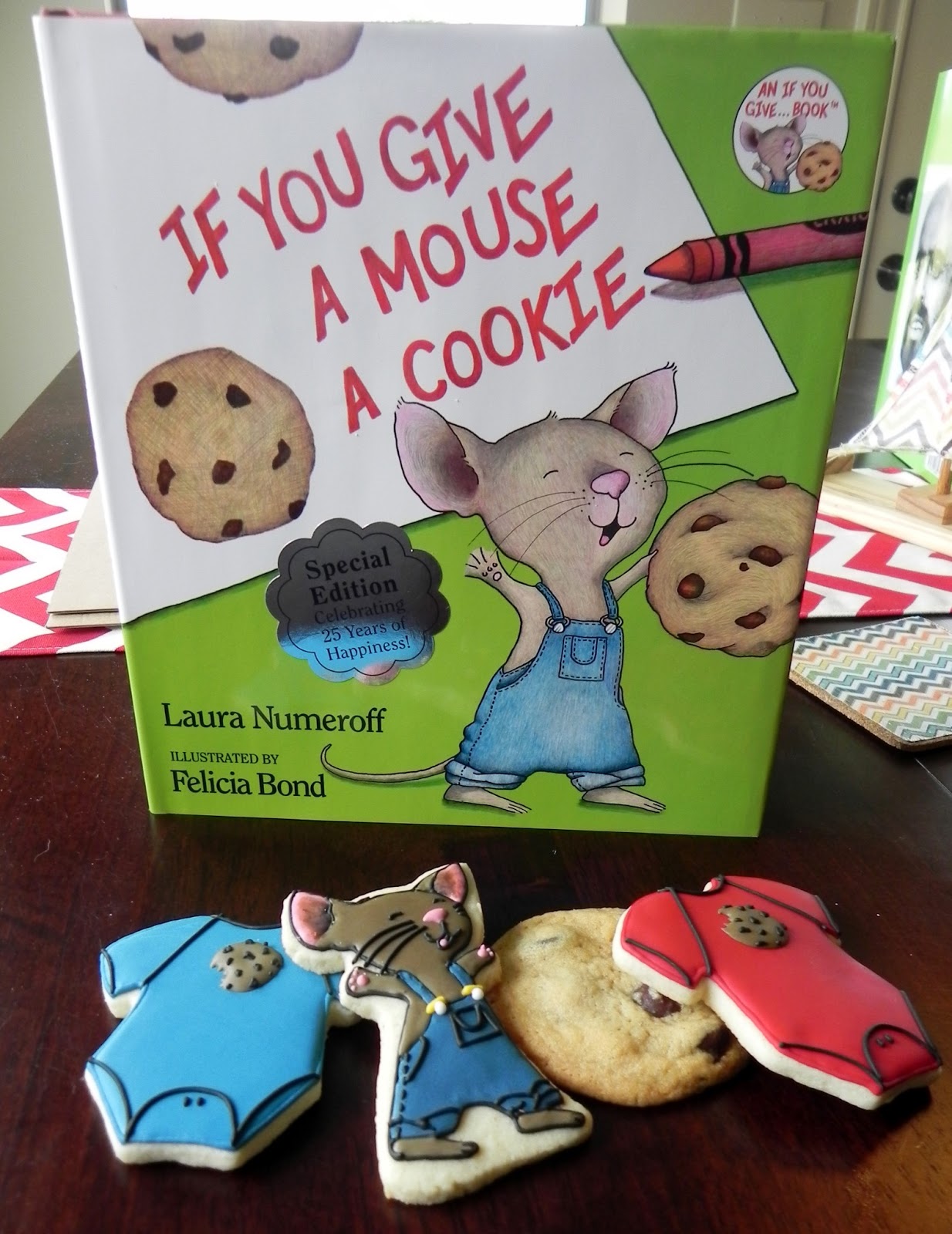 Sweet Melissa's Cookies: Baby Shower Cookies: If You Give a Mouse a Cookie