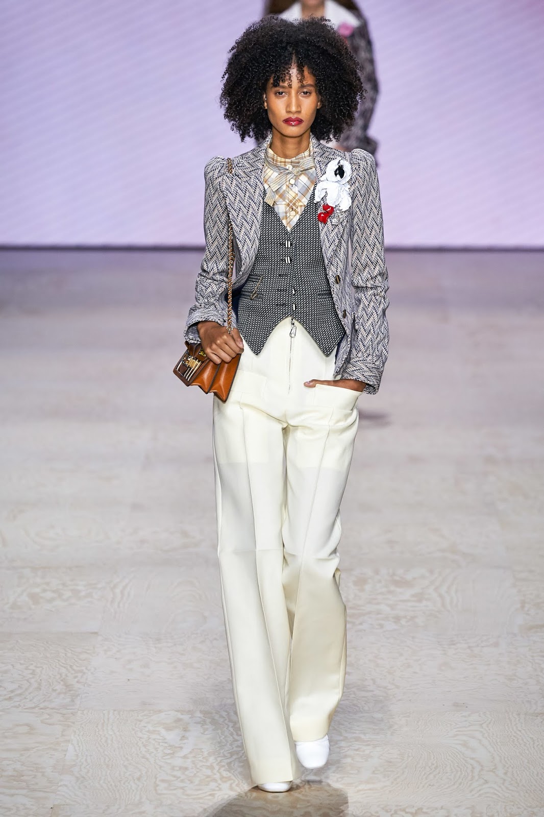 MIXING IT UP ON THE RUNWAY: LOUIS VUITTON