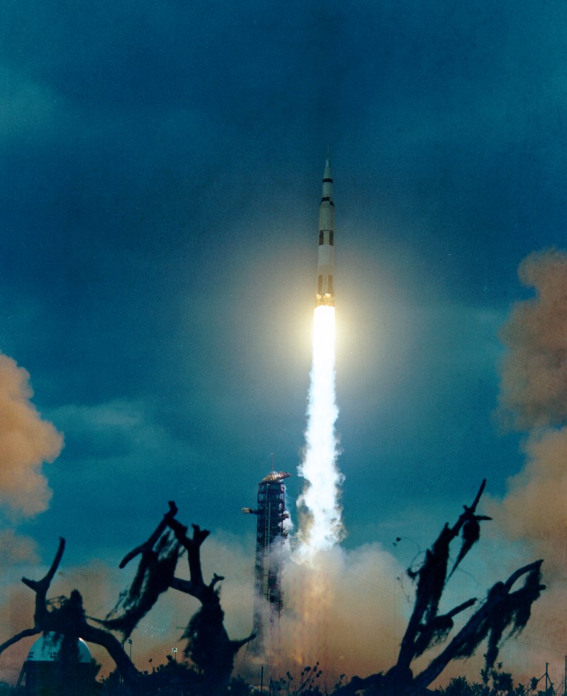 Нападение из космоса. Аполлон 14. Аполлон-14 на старте. Аполлон-14 декорации. Аполлон Мотыклейский.