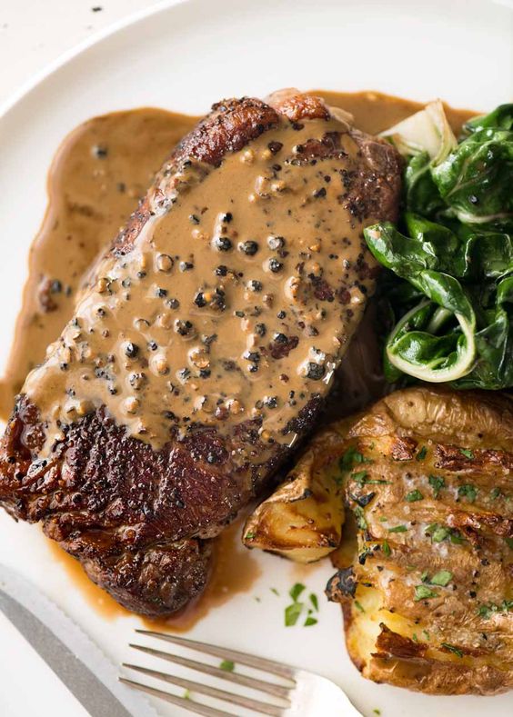 Steak With Creamy Peppercorn Sauce steak-with-creamy-peppercorn-sauce