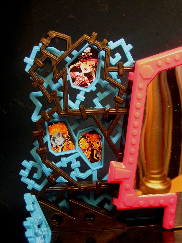 Voicething: Review: Frankie Stein Vanity Playset