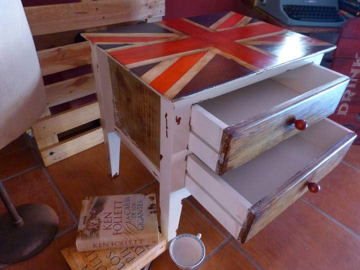 Pincel Retro: Mueble recibidor en madera de roble. Precio 60 euros.