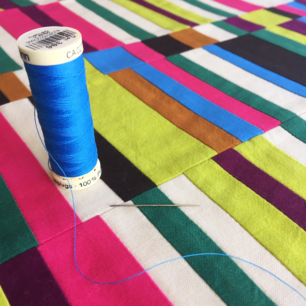 Stitch and Yarn How to stretch a quilt over a frame