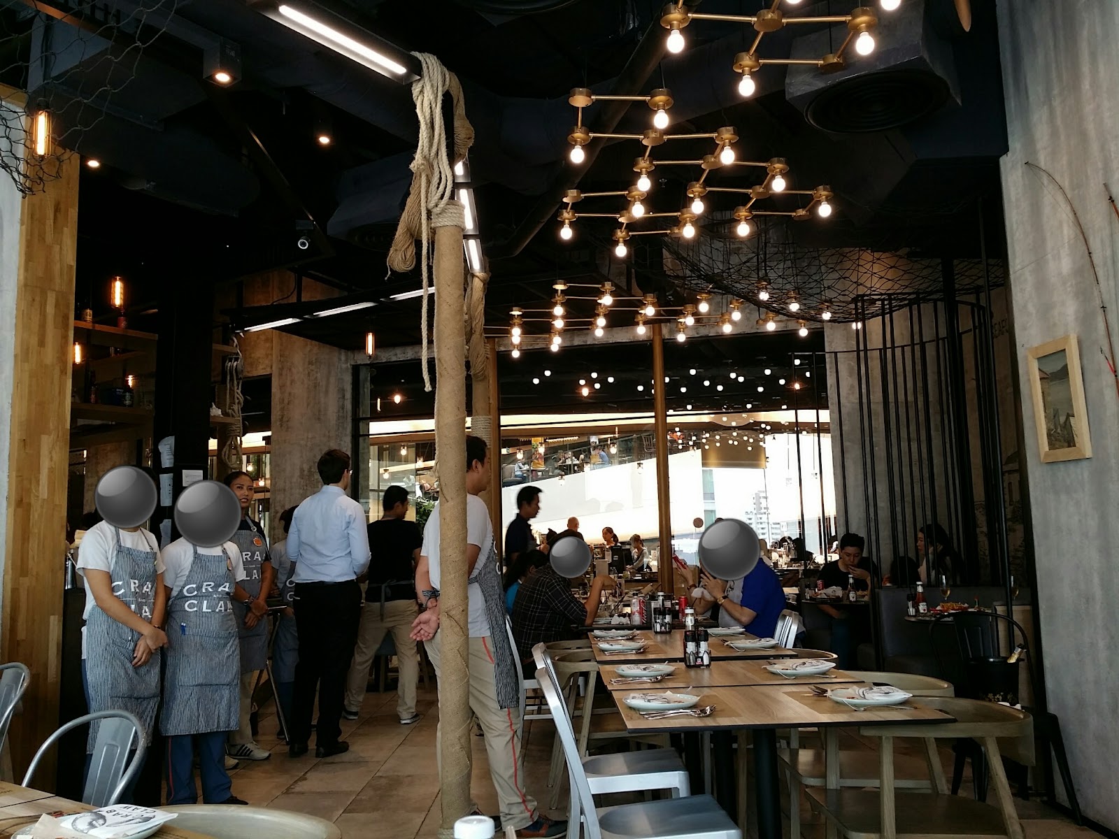 Sy Thai Crab & Claw EmQuartier_The Helix Quartier 7/f , BTS Phrom