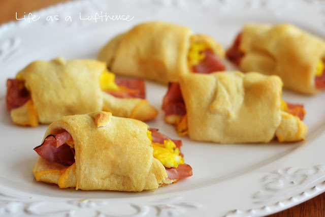 Soft and crispy crescent rolls filled with ham, egg and cheese. Life-in-the-Lofthouse.com