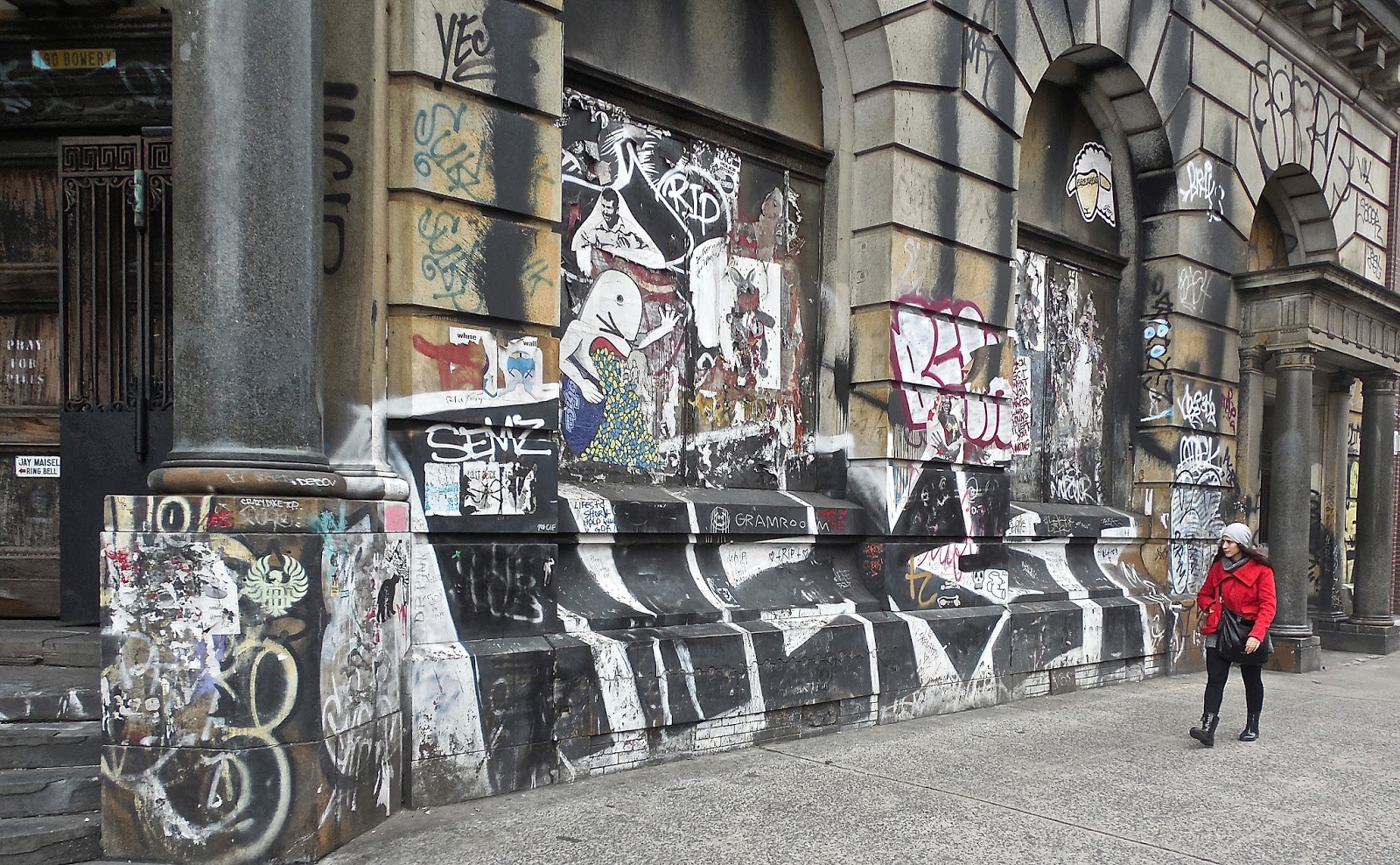 DriveByCuriosity: Culture: 190 Bowery, New York - A Mecca Of Street Art