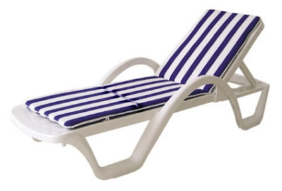 Uzun Sandalyemde Bin Yaprakli Borek Yiyorum