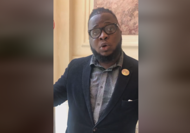VIDÉO - Affaire Obono : des membres de la Ligue de défense noire africaine s'introduisent dans les locaux de Valeurs actuelles