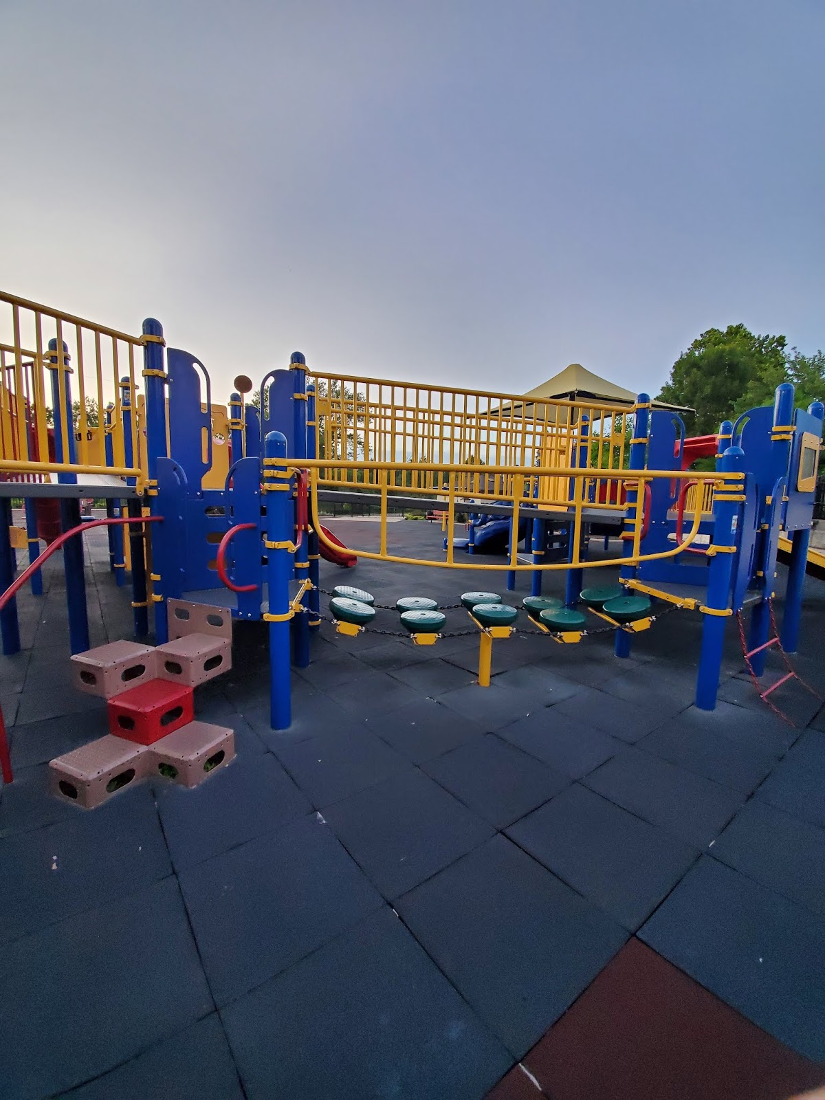 Play St. Louis Bernie Hillermann Park, Washington