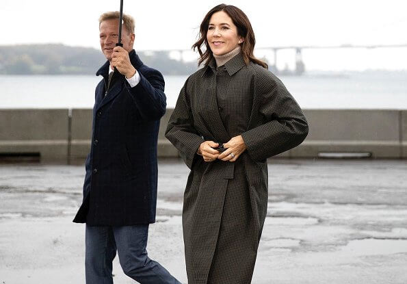 Crown Princess Mary attended the celebrations of the 50th anniversary of the new Little Belt Bridge The bridge connects Jutland and Funen. Topshop vinyl trench coat with contrast stitching in green. khaki checked trench coat