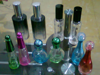 Botol Parfum Aneka Warna dan Bentuk