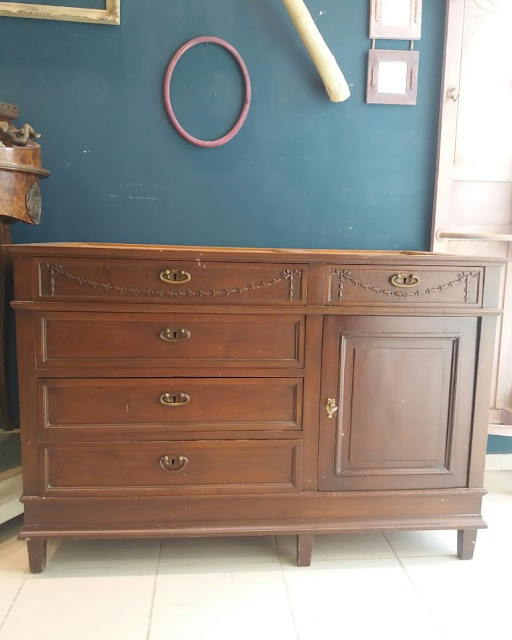 Αφιέρωμα: Μπουφές! Αρκούδα καφέ ... "τρέχα και βάψε" τον ξύλινο μπουφέ 36 Annie Sloan Greece Αφιέρωμα: Μπουφές! Αρκούδα καφέ ... "τρέχα και βάψε" τον ξύλινο μπουφέ 36 Annie Sloan Greece