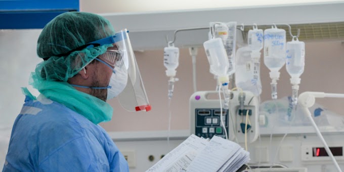  Δραματική πρόβλεψη Τσακρή: Θα φτάσουμε ως και 4.000 θανάτους τον Φεβρουάριο -Και 14.000 αν χαλαρώσουν τα μέτρα   