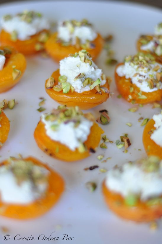 Caise cu branza si fistic