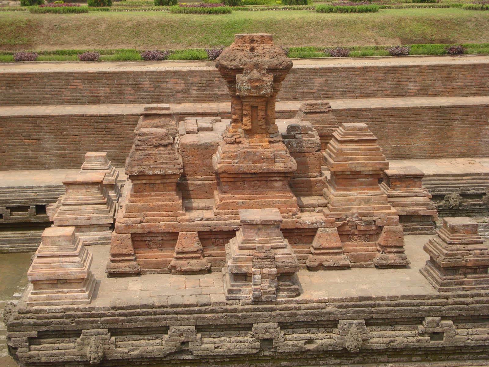 Visit Trowulan 2011: Candi Tikus