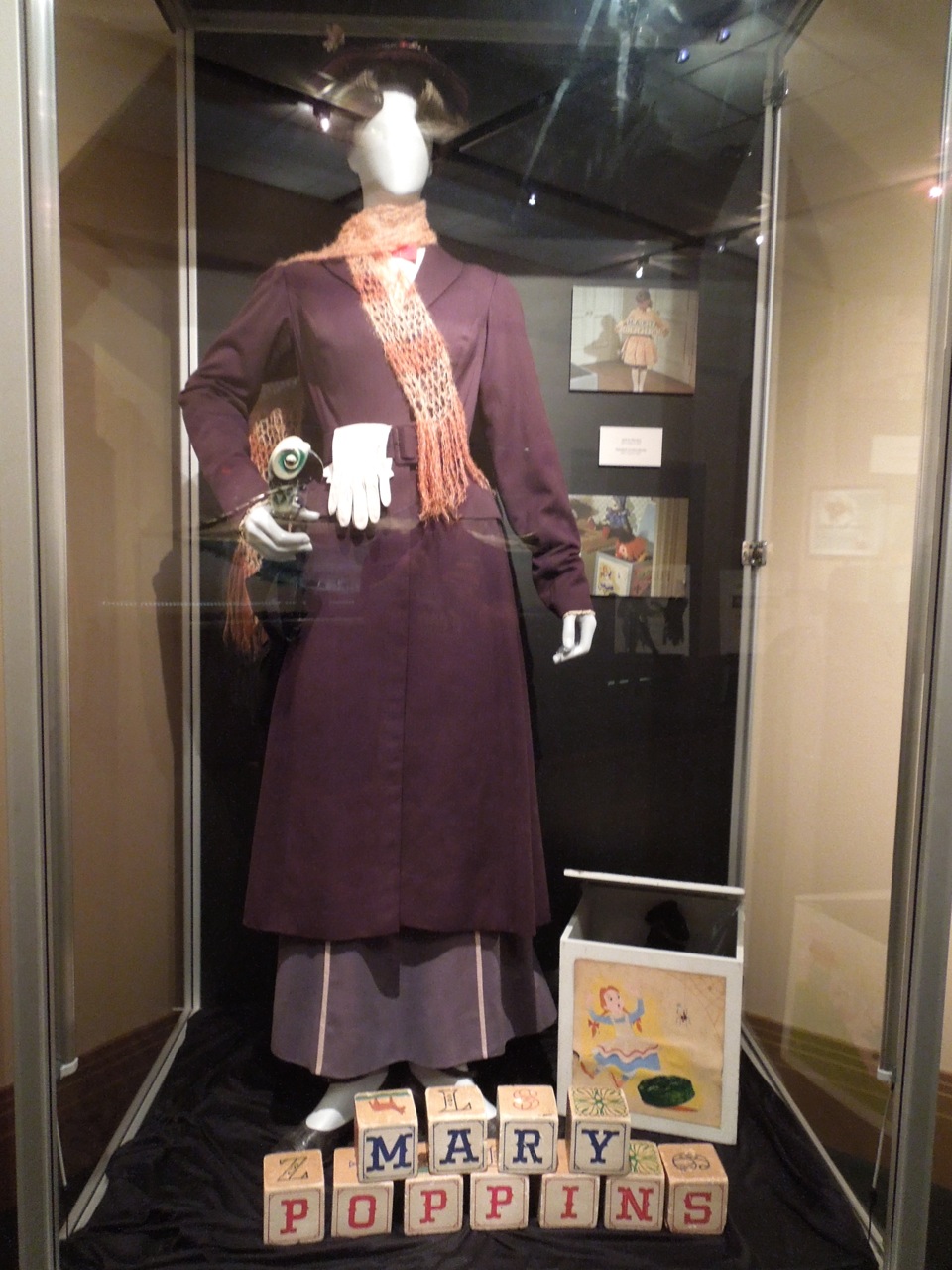 Hollywood Movie Costumes and Props: Julie Andrews iconic Mary Poppins