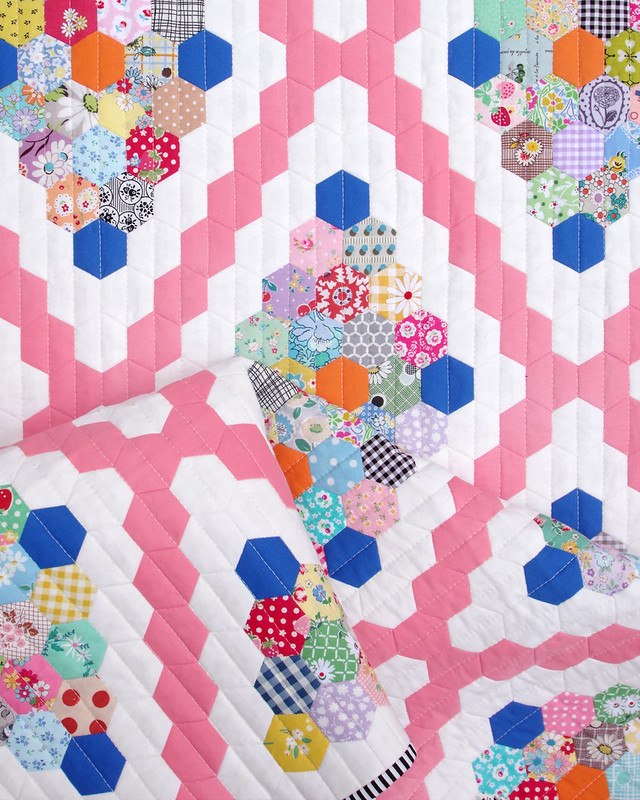 Vintage Inspired Hexagon Quilt - English Paper Pieced  © Red Pepper Quilts 2021