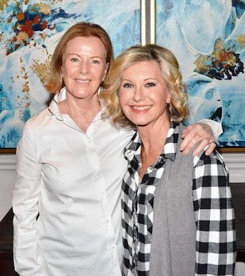 Resultado de imagen de frida and olivia newton john in las vegas 2016