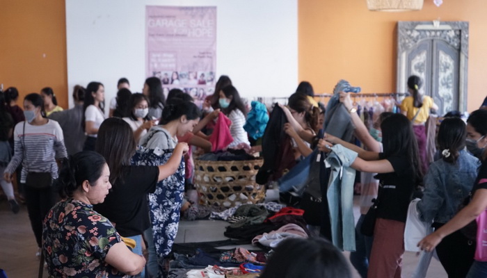 Koleksi Pakaian Istri Wali Kota Denpasar Dilelang untuk Aksi Sosial