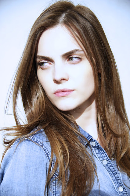 ANNe MARIe FOX PHOTOGRAPHY: ADRiANA - ACTReSS - PRAGuE, CZeCH RePUBLiC