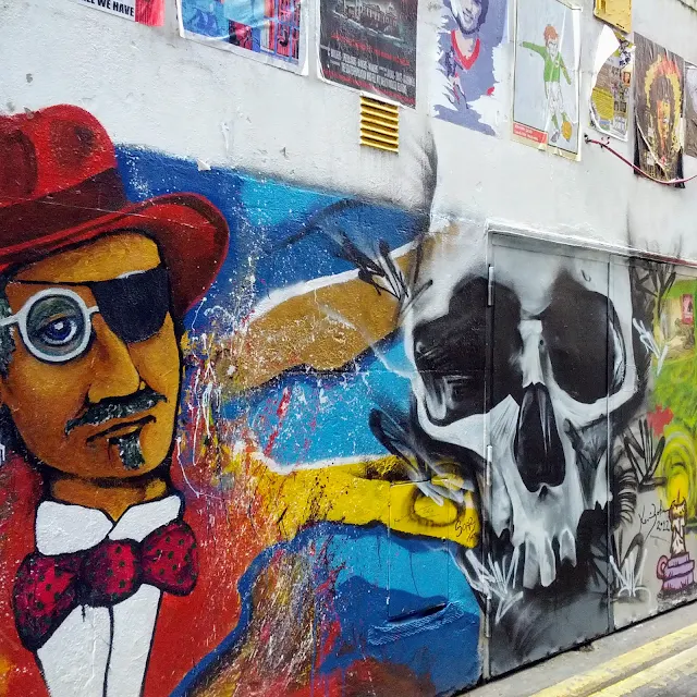 One Day in Dublin City Itinerary: Street Art on Icon Walk in Temple Bar