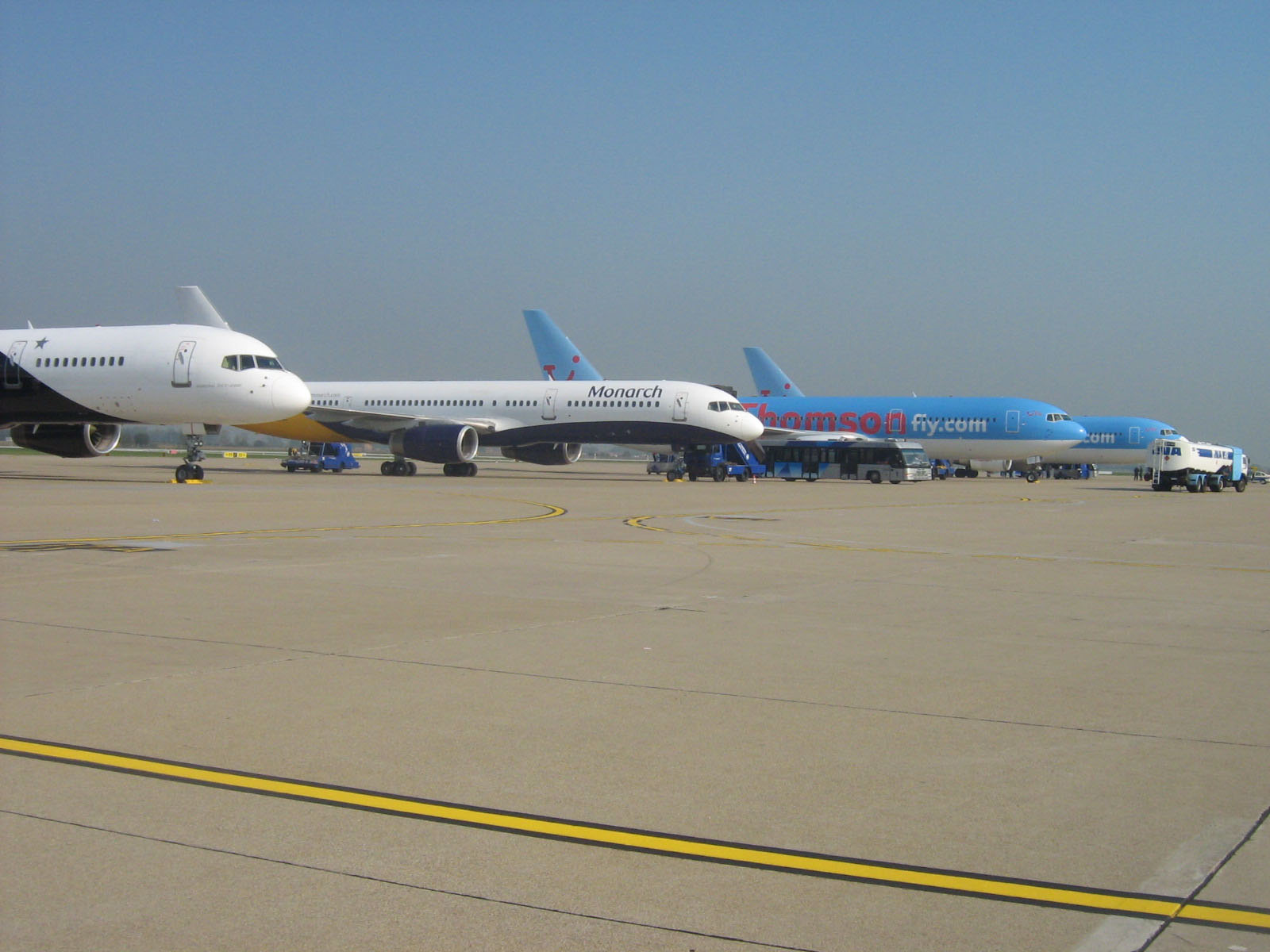 Wallpaper Aircraft Parking wallpaper-aircraft-parking