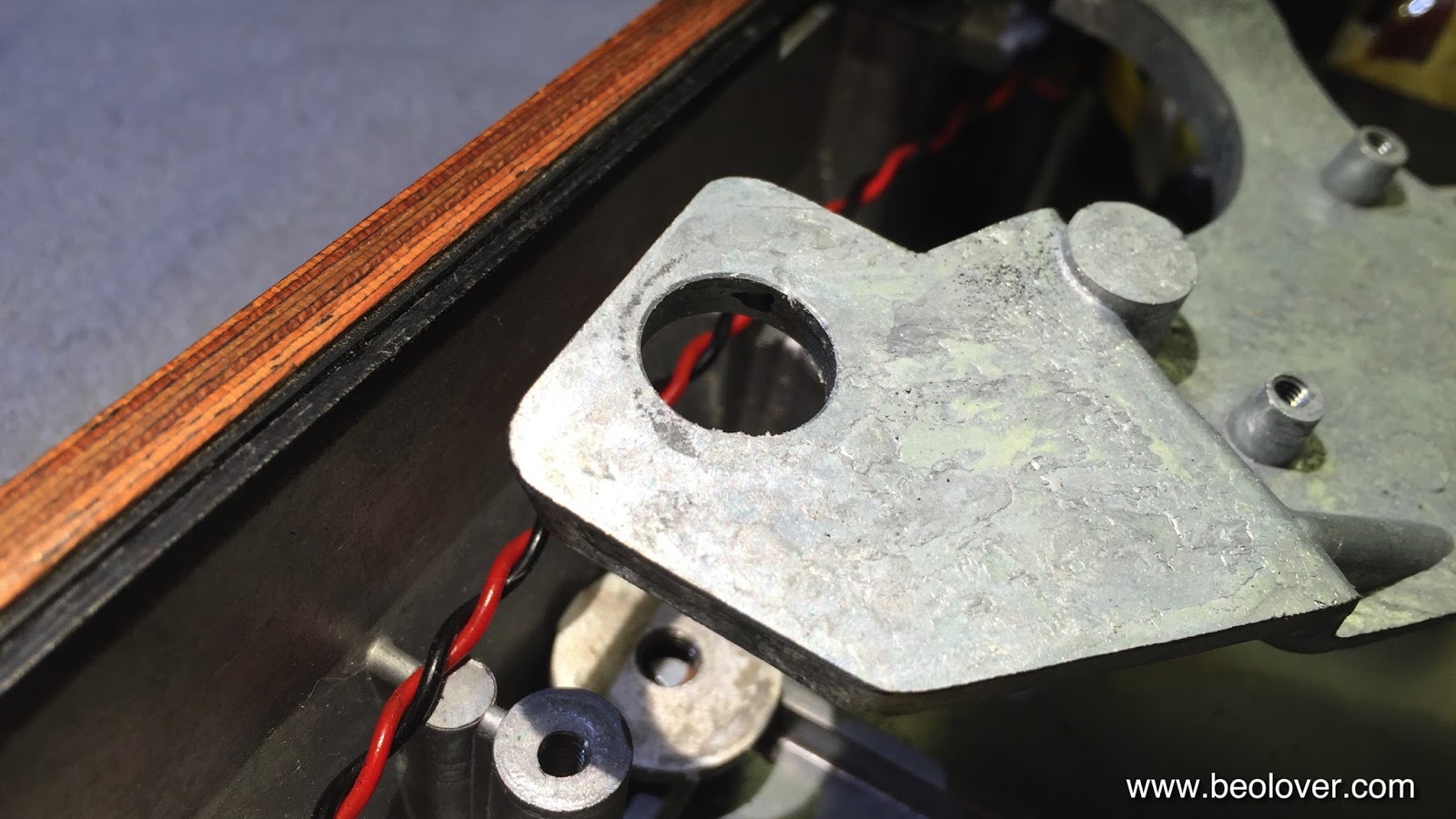 beolover Beogram 4002 (5501) Installation of New Transport Lock