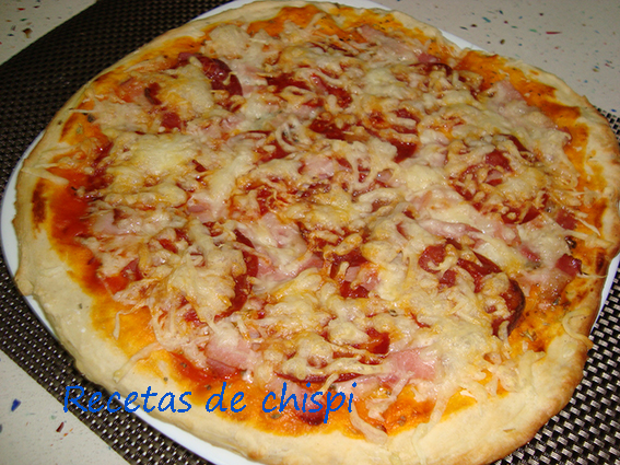 PIZZA DE BACÓN Y CHORIZO