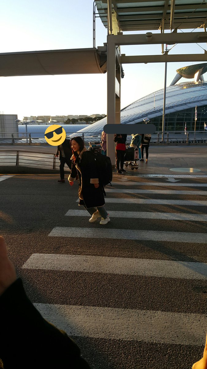 정법촬영.. 인천공항 출국하는 우주소녀 보나.jpg | 인스티즈