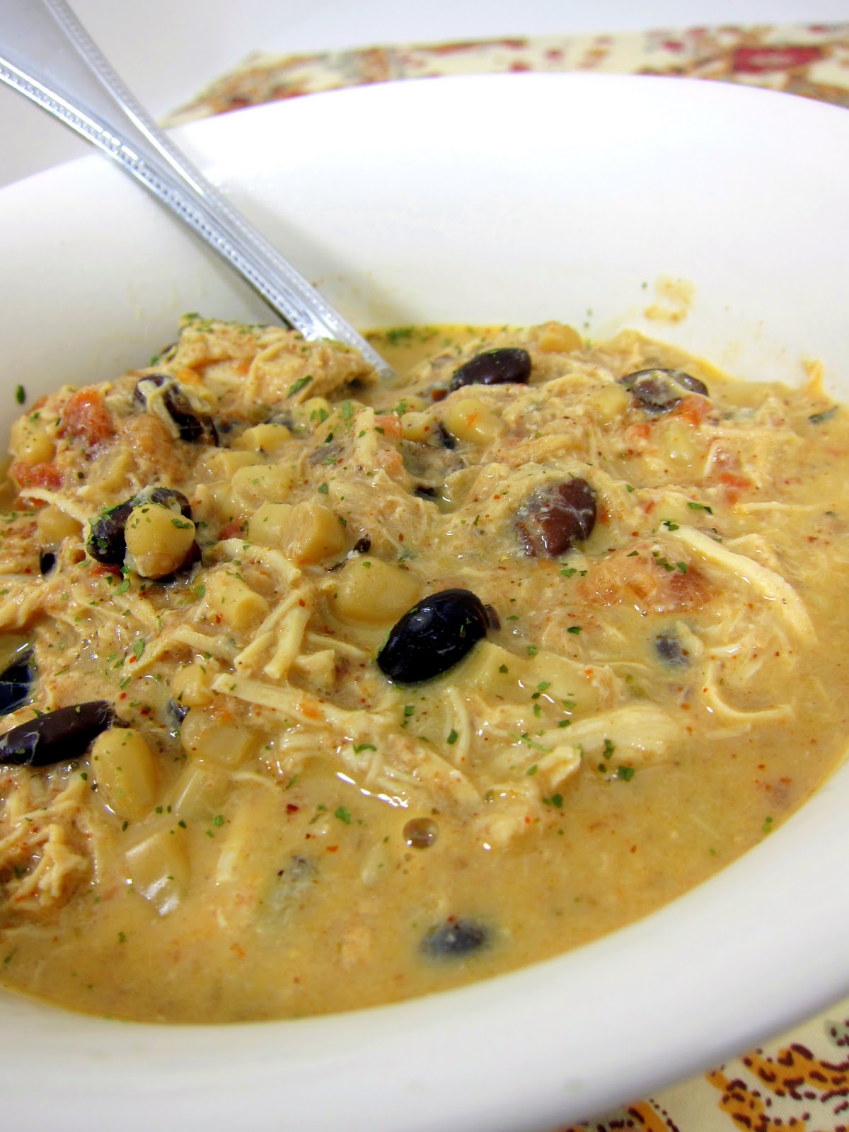 YUMMY RECIPEZZ Slow Cooker Cream Cheese Chicken Chili