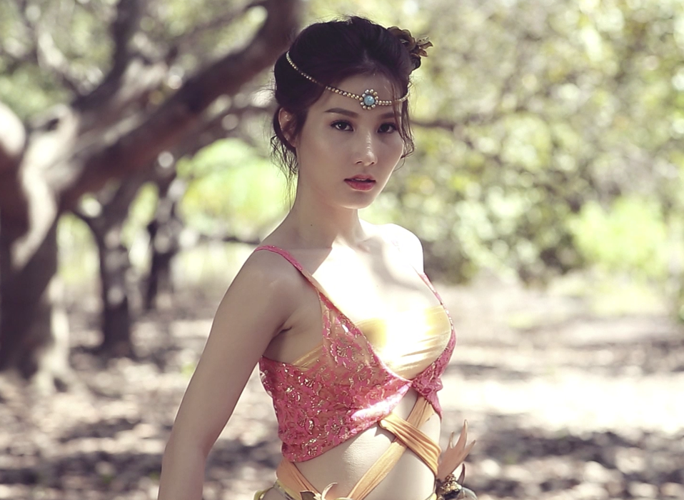 Hot girl…Vũ Phạm Diễm My  làm dại sứ cho game “Mỹ Nhân Kế”