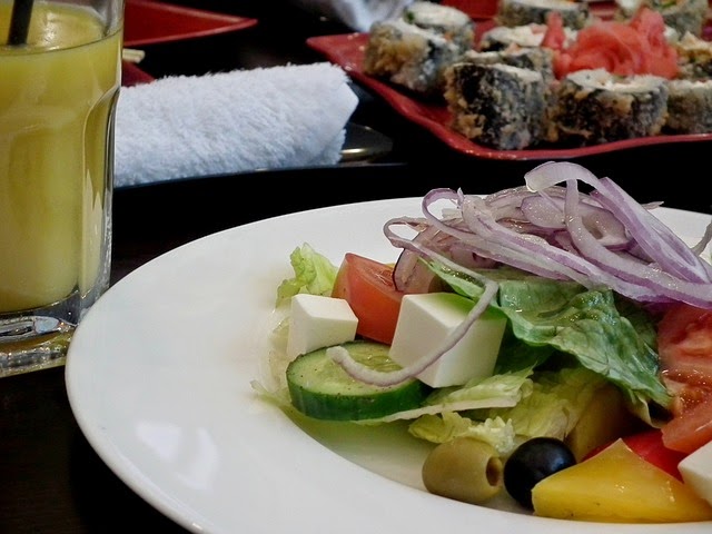 How to Stay on Diet When Eating Out at Restaurants How to Stay on Diet When Eating Out at Restaurants