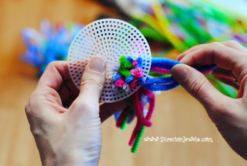 Direttore Gioielli: Sea Anemone Pipe Cleaner Craft per Sotto il mare (Octonauts, Bubble Guppies, Sirenetta) Partito. Idee di compleanno a directorjewels.com 