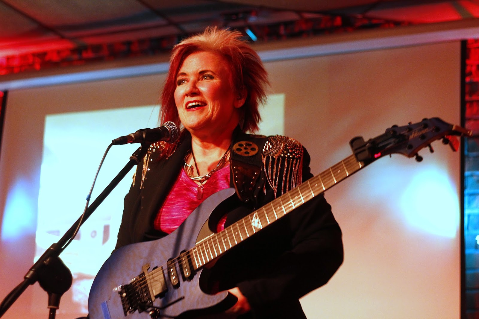 Koncerty w obiektywie Jennifer Batten