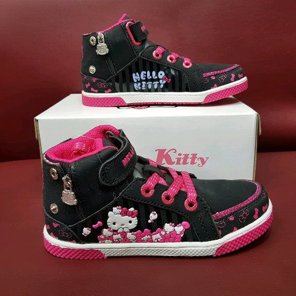 √45+ Model Sepatu Sekolah Anak Perempuan Hello Kitty 2023 - MODEL