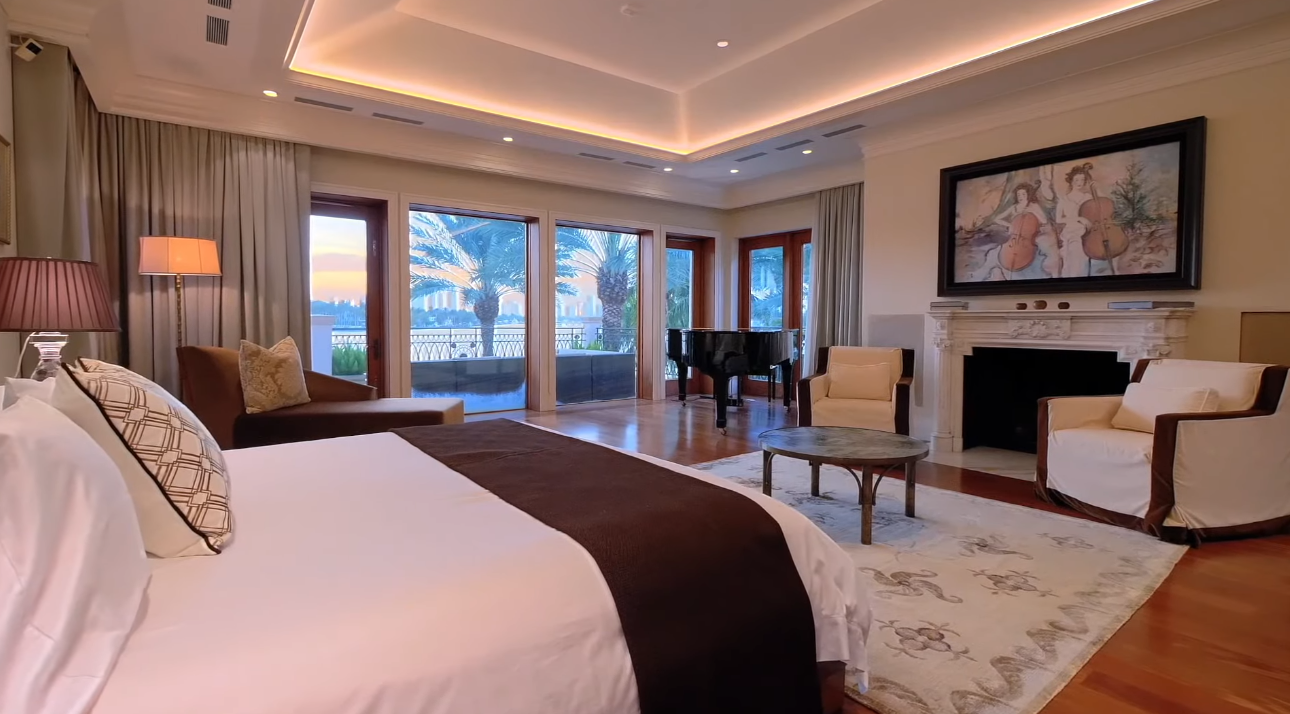 37 Photos vs. $40 Million Star Island Estate, Miami Beach, Florida | LUXURY LISTING - High-End Home & Interior Design Tour 37 Photos vs. $40 Million Star Island Estate, Miami Beach, Florida | LUXURY LISTING - High-End Home & Interior Design Tour