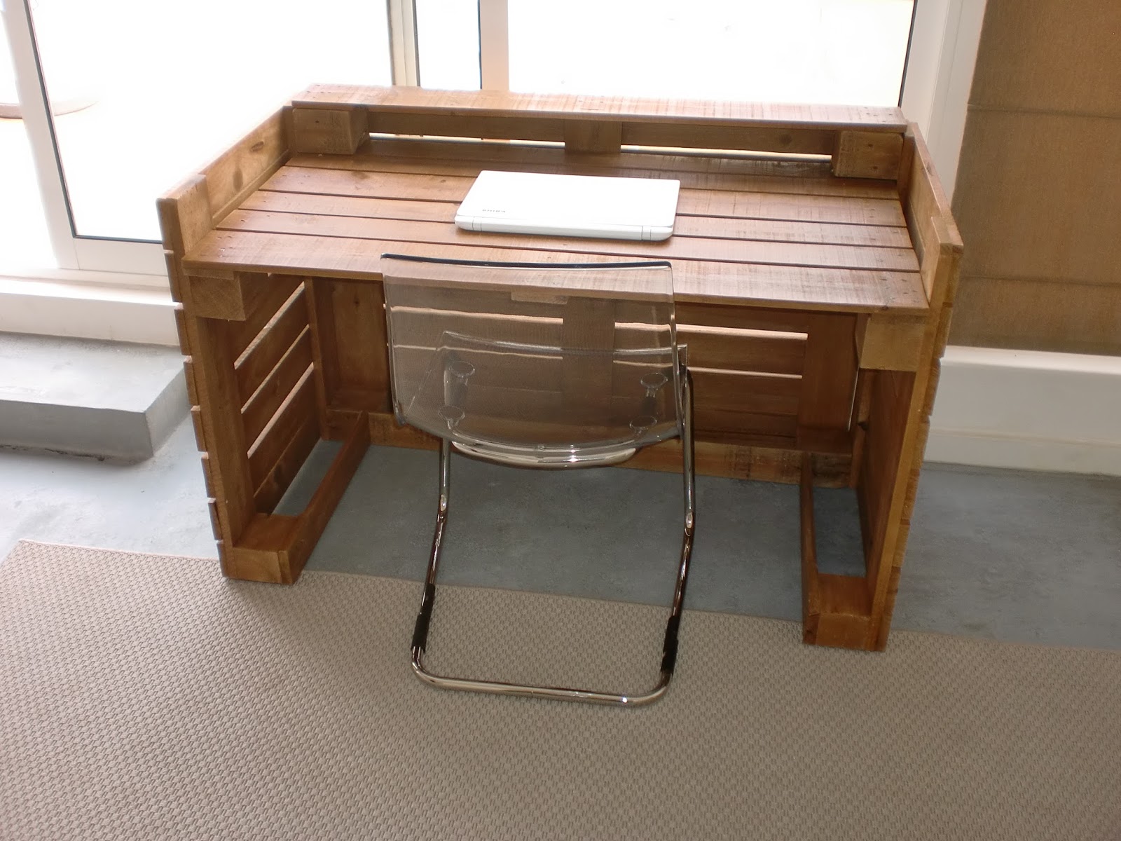 Decoration and Ideas Desks made of Recycled Pallets